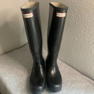 Hunter Original Tall Women's Rain Boots - Black, 7 US Normal Wear see pics.